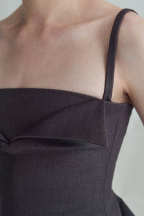 VICKTEERUT Origami-Fold Spaghetti Strap Blouse เสื้อสายเดี่ยว ตกแต่งดีเทลโอริกามิ