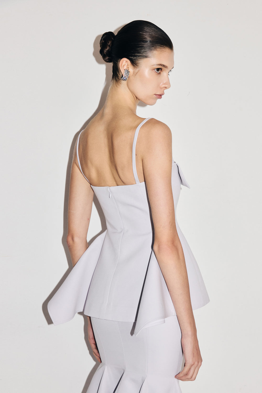 VICKTEERUT Origami-Fold Spaghetti Strap Blouse เสื้อสายเดี่ยว ตกแต่งดีเทลโอริกามิ