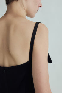 VICKTEERUT Origami-Fold Spaghetti Strap Blouse เสื้อสายเดี่ยว ตกแต่งดีเทลโอริกามิ