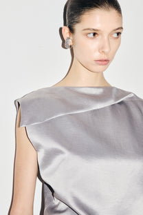 VICKTEERUT Folded-Neckline Sleeveless Blouse เสื้อแขนกุด ปกพับ จับเดรป