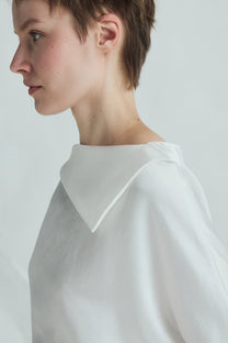 VICKTEERUT Folded-Neckline Long Sleeve Blouse เสื้อแขนยาว ปกพับ จับเดรป