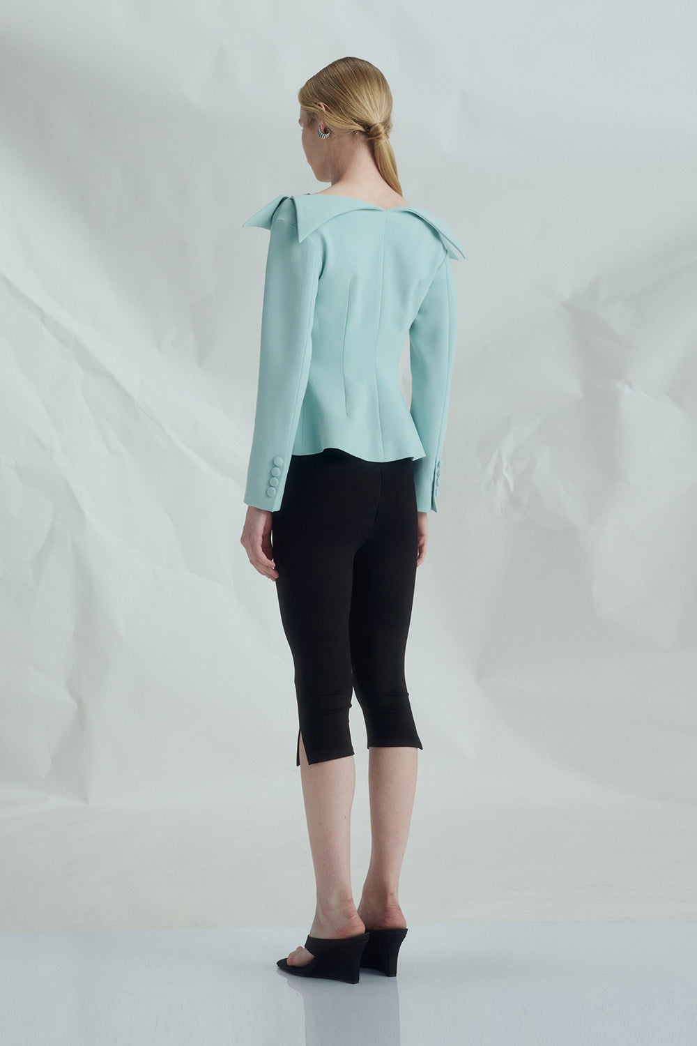 VICKTEERUT Off Shoulder Blouse with Folded Neckline เสื้อเปิดไหล่ แขนยาว คอปกพับ