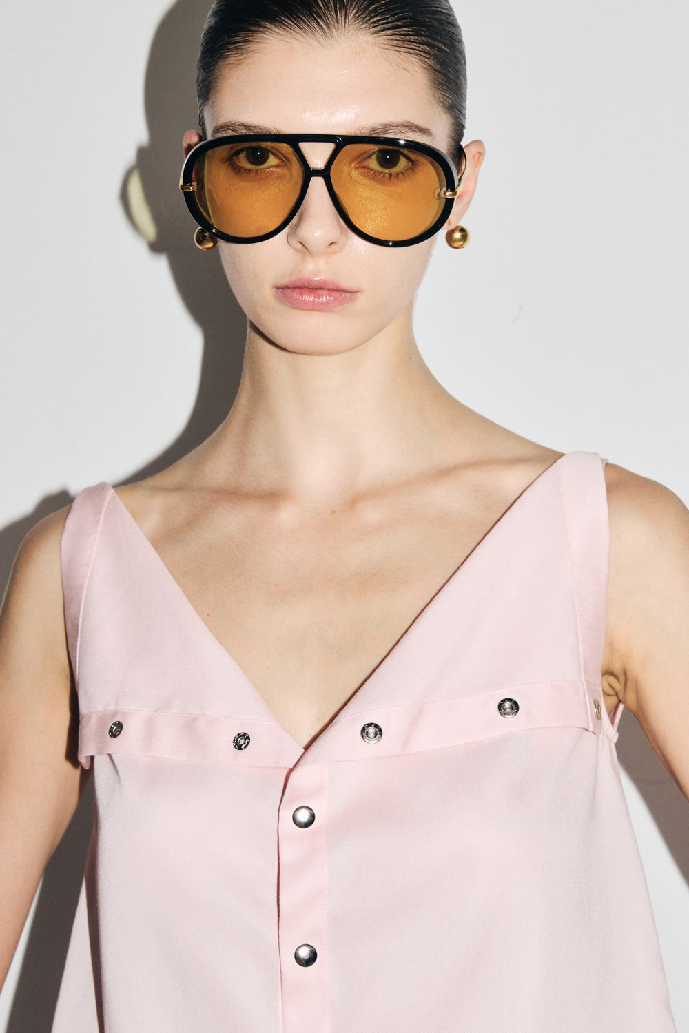 VICKTEERUT Sleeveless Open-Collar Button-Front Blouse เสื้อแขนกุด คอปก กระดุมหน้า