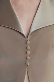 VICKTEERUT Sleeveless Open-Collar Button-Front Blouse เสื้อแขนกุด คอปก กระดุมหน้า