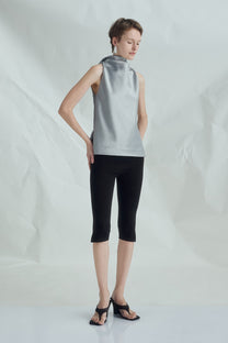 VICKTEERUT Sleeveless Turtleneck Blouse เสื้อแขนกุด คอปีน