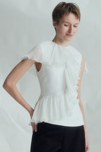 VICKTEERUT Sleeveless Blouse with Pleat Ruffle Detail เสื้อแขนกุด ตกแต่งระบายอัดพลีท