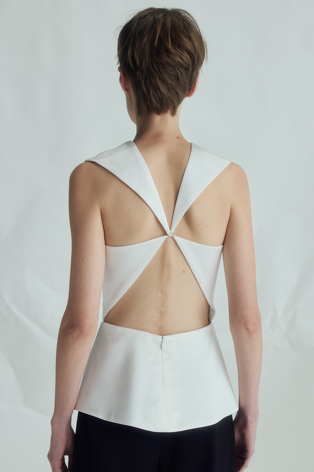 VICKTEERUT Criss-Cross Back Sleeveless Blouse เสื้อแขนกุด สายไขว้หลัง
