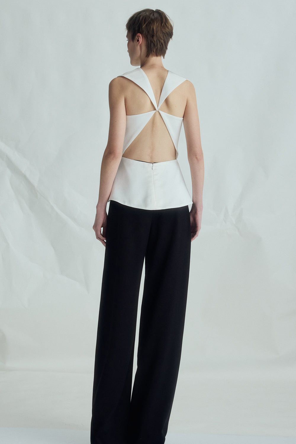 VICKTEERUT Criss-Cross Back Sleeveless Blouse เสื้อแขนกุด สายไขว้หลัง