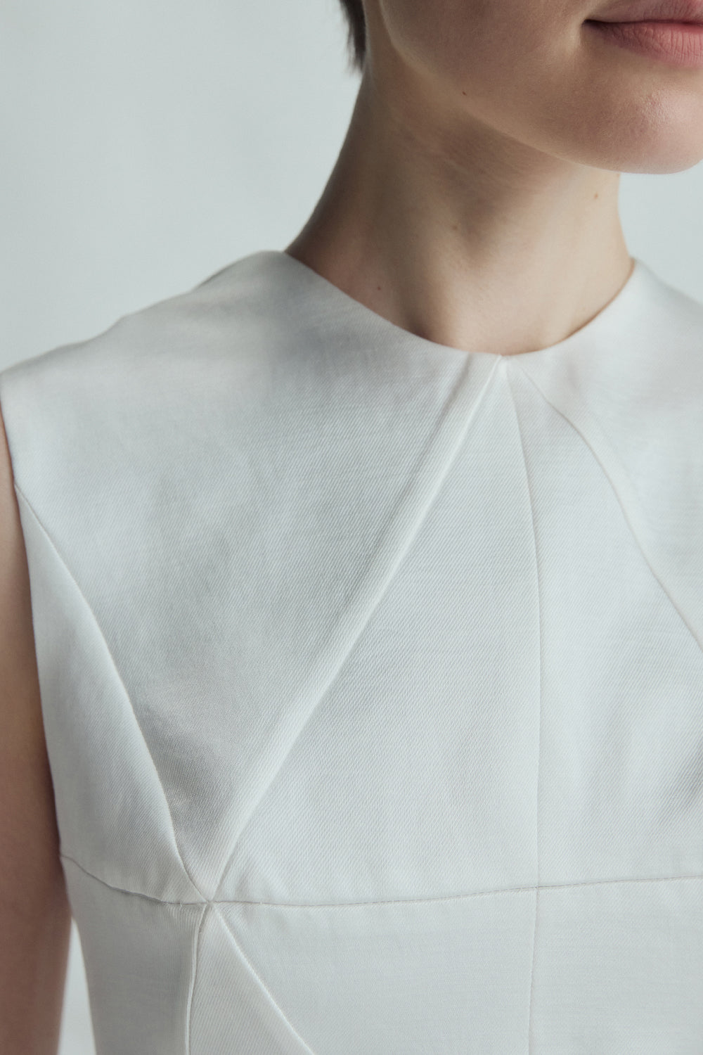 VICKTEERUT Criss-Cross Back Sleeveless Blouse เสื้อแขนกุด สายไขว้หลัง