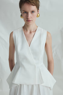 VICKTEERUT Sleeveless Peplum Blouse เสื้อแขนกุด ชายระบาย