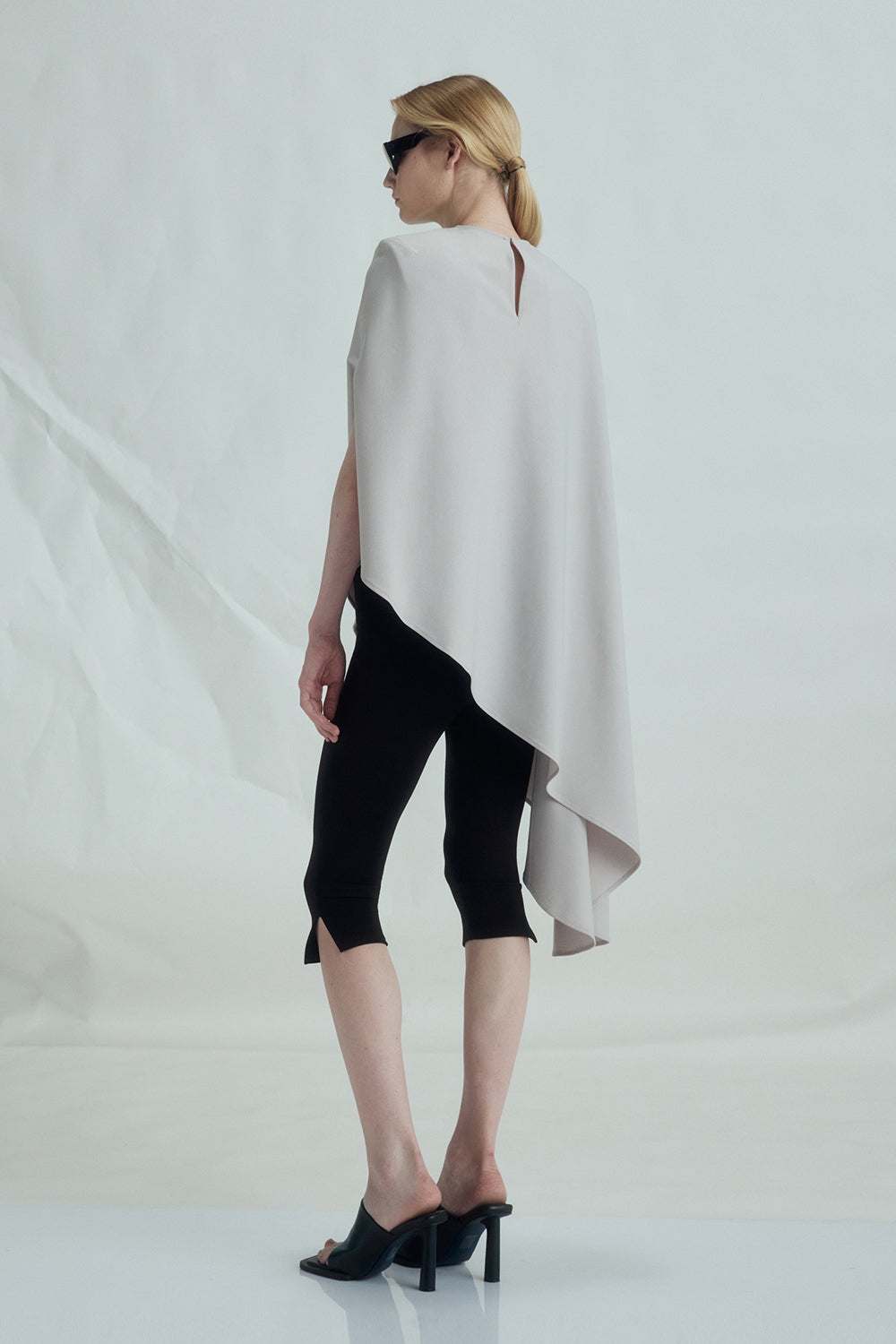 VICKTEERUT Asymmetric Cape-Sleeve Blouse เสื้อแขนเคป ชายไม่เท่ากัน