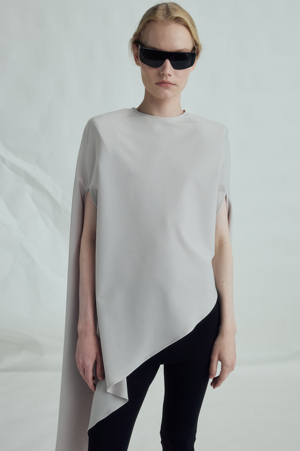 VICKTEERUT Asymmetric Cape-Sleeve Blouse เสื้อแขนเคป ชายไม่เท่ากัน