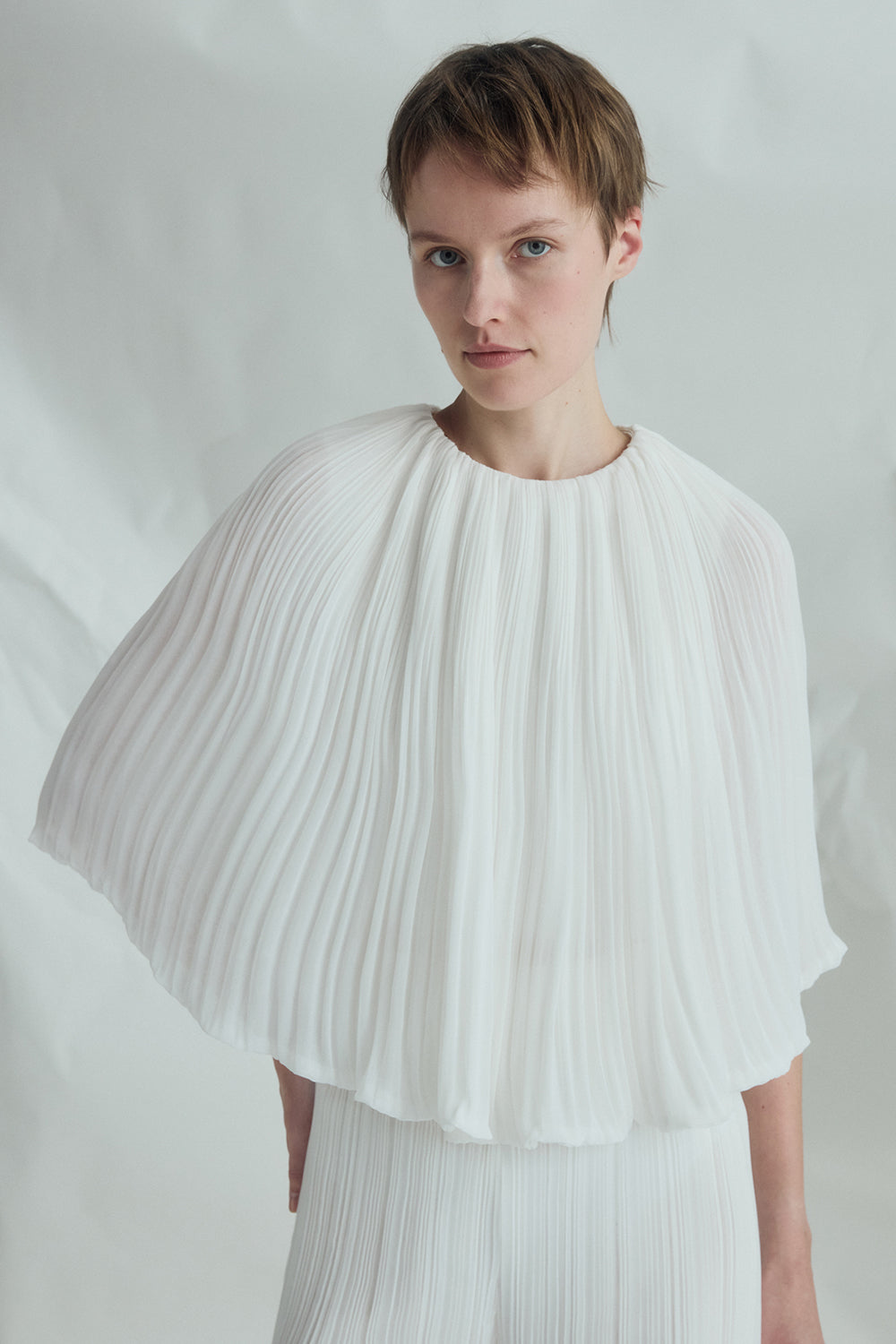 VICKTEERUT Cape Sleeve Pleated Blouse เสื้อแขนเคป อัดพลีท