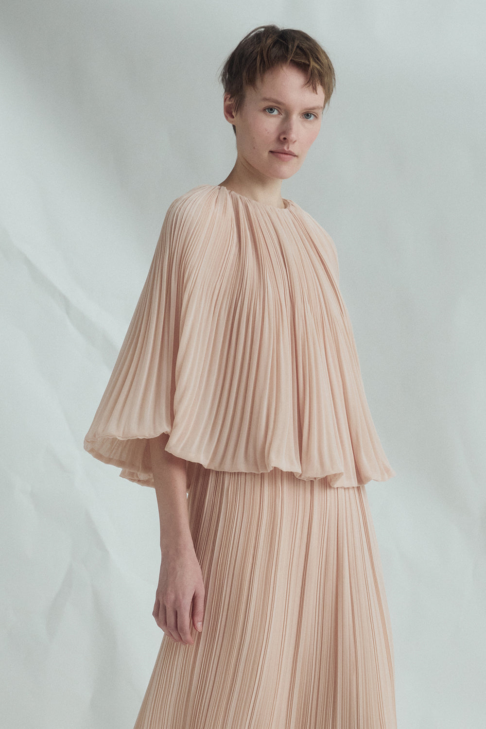 VICKTEERUT Cape Sleeve Pleated Blouse เสื้อแขนเคป อัดพลีท