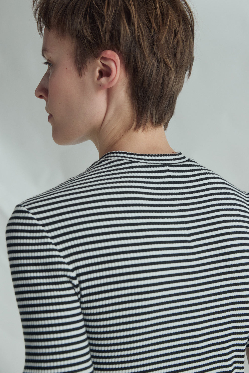 VICKTEERUT Short-Sleeve Ribbed Jersey Patchwork Blouse เสื้อแขนสั้น ผ้าลายทาง ตัดต่อลาย