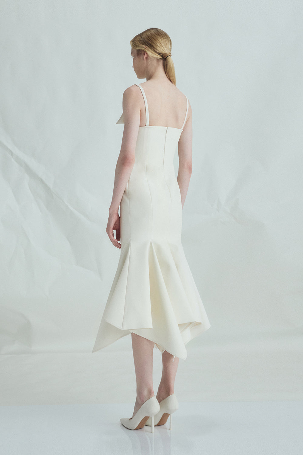 VICKTEERUT Origami-Fold Spaghetti Strap Dress เดรสสายเดี่ยว ตกแต่งดีเทลโอริกามิ