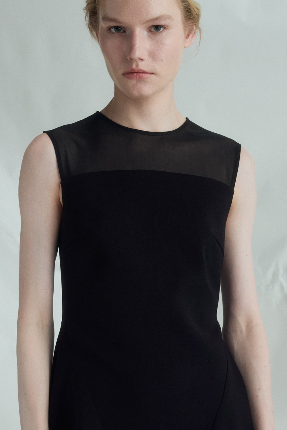 VICKTEERUT Sleeveless Flare Dress เดรสแขนกุด ทรงบาน