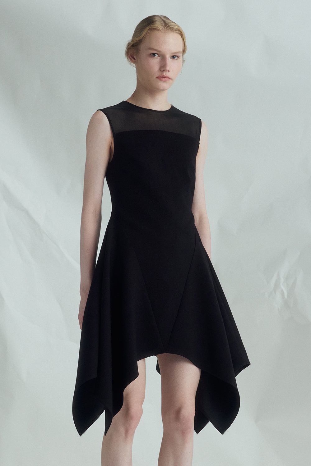 VICKTEERUT Sleeveless Flare Dress เดรสแขนกุด ทรงบาน