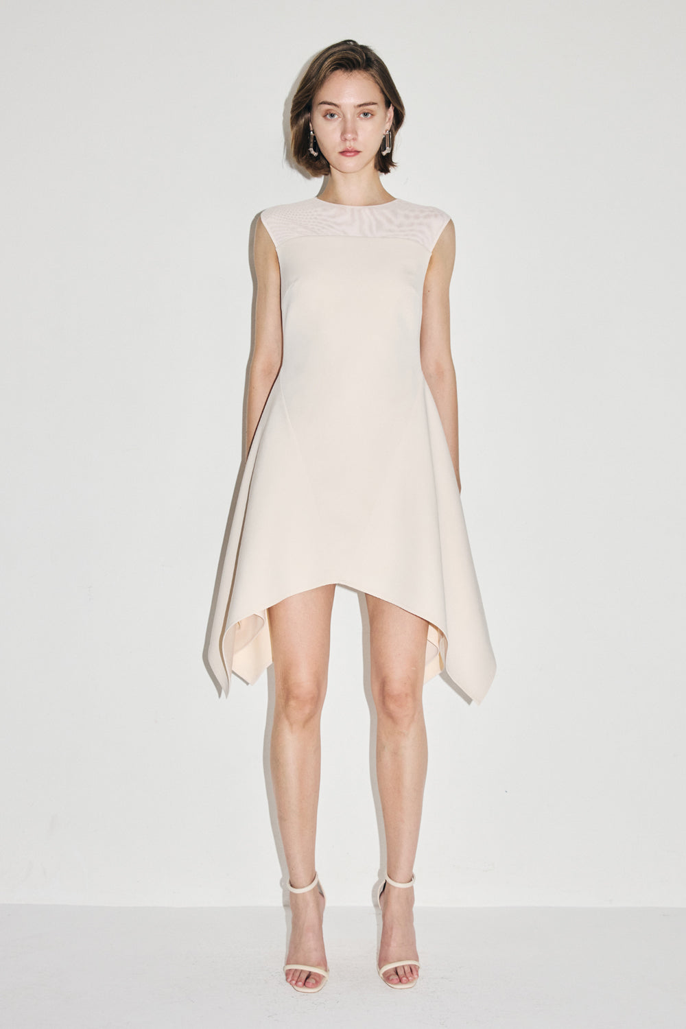 VICKTEERUT Sleeveless Flare Dress เดรสแขนกุด ทรงบาน