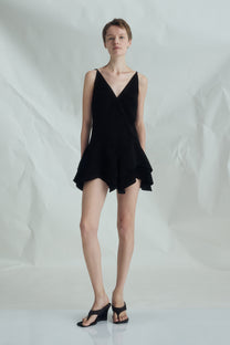 VICKTEERUT Sleeveless V-Neck Mini Flared Dress เดรสสั้น แขนกุด คอวี ชายระบาย