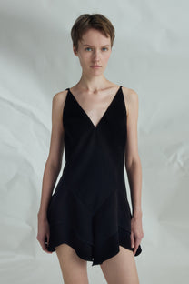 VICKTEERUT Sleeveless V-Neck Mini Flared Dress เดรสสั้น แขนกุด คอวี ชายระบาย