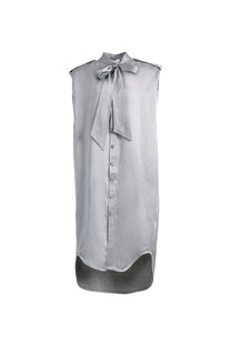 VICKTEERUT Sleeveless Shift Dress with Pussy-Bow Detail เดรสแขนกุด ทรงตรง คอตกแต่งโบว์