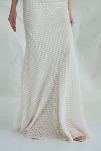 VICKTEERUT Cape-Sleeve Chiffon Burnout Gown เดรสยาว แขนเคป ผ้าชีฟองเบิร์นเอาท์