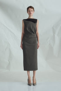 VICKTEERUT Sleeveless Draped Dress with Folded Neckline เดรสแขนกุด จับเดรป คอปกพับ