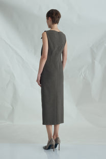 VICKTEERUT Sleeveless Draped Dress with Folded Neckline เดรสแขนกุด จับเดรป คอปกพับ