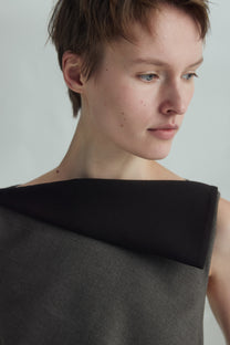 VICKTEERUT Sleeveless Draped Dress with Folded Neckline เดรสแขนกุด จับเดรป คอปกพับ