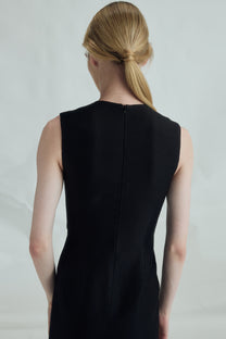 VICKTEERUT Sleeveless Sheath Dress เดรสแขนกุด ทรงเข้ารูป