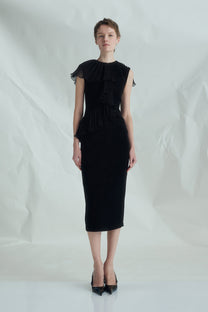 VICKTEERUT Sleeveless Sheath Dress with Pleated Ruffle Detail เดรสเข้ารูป ตกแต่งระบายอัดพลีท