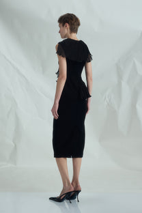 VICKTEERUT Sleeveless Sheath Dress with Pleated Ruffle Detail เดรสเข้ารูป ตกแต่งระบายอัดพลีท