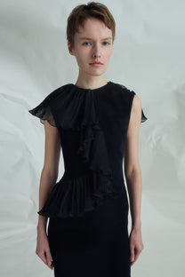 VICKTEERUT Sleeveless Sheath Dress with Pleated Ruffle Detail เดรสเข้ารูป ตกแต่งระบายอัดพลีท