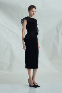 VICKTEERUT Sleeveless Sheath Dress with Pleated Ruffle Detail เดรสเข้ารูป ตกแต่งระบายอัดพลีท
