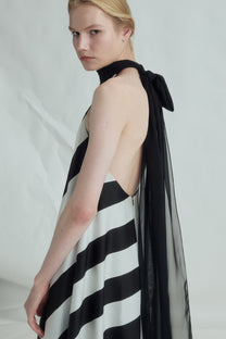 VICKTEERUT Halter Neck Diagonal Stripe Gown เดรสยาวลายทาง คล้องคอ