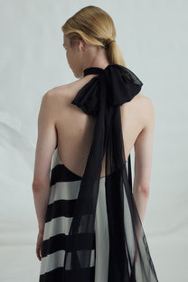 VICKTEERUT Halter Neck Diagonal Stripe Gown เดรสยาวลายทาง คล้องคอ