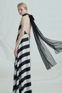 VICKTEERUT Halter Neck Diagonal Stripe Gown เดรสยาวลายทาง คล้องคอ