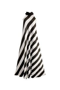 VICKTEERUT Halter Neck Diagonal Stripe Gown เดรสยาวลายทาง คล้องคอ