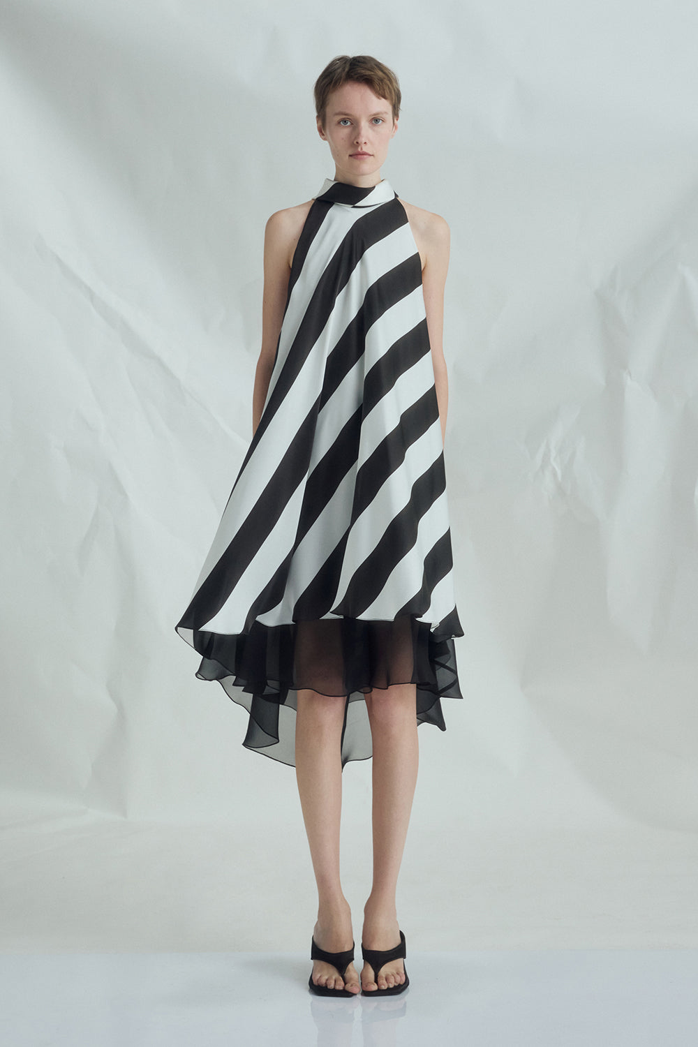 VICKTEERUT Halter Neck Diagonal Stripe Dress เดรสลายทาง คล้องคอ