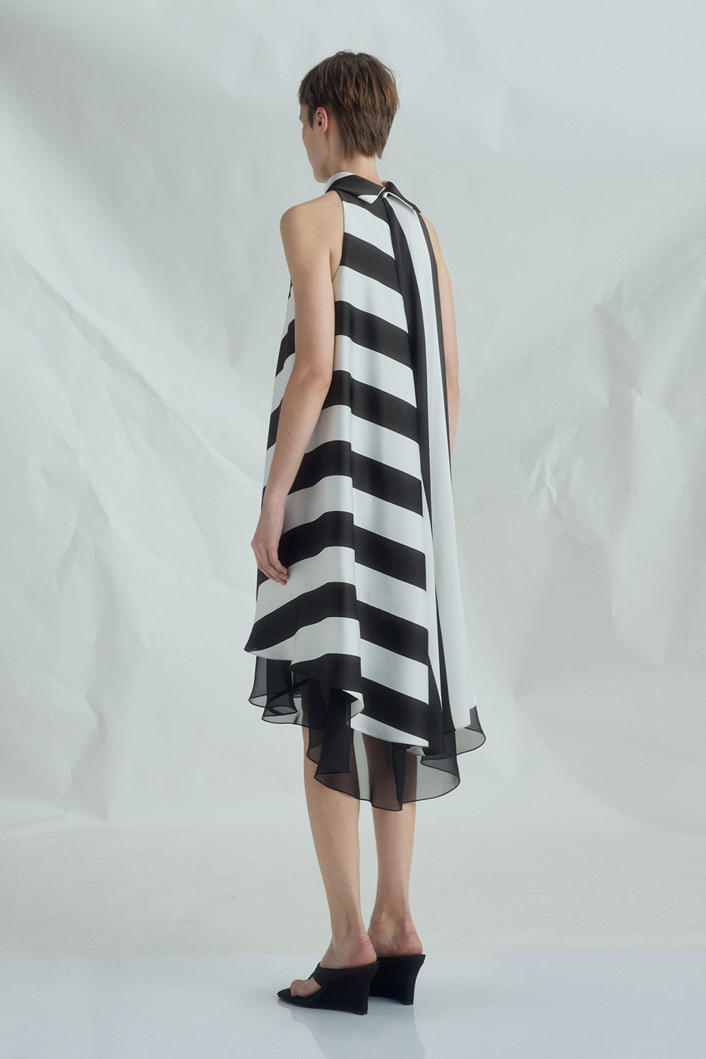 VICKTEERUT Halter Neck Diagonal Stripe Dress เดรสลายทาง คล้องคอ