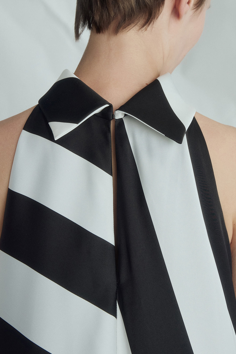 VICKTEERUT Halter Neck Diagonal Stripe Dress เดรสลายทาง คล้องคอ