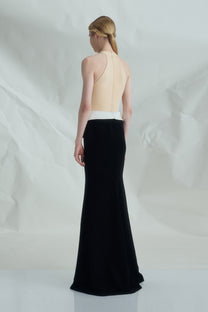 VICKTEERUT Two-Tone Halter Neck Column Gown with Folded Waist Detail เดรสยาว ตัดต่อสี ทรงเข้ารูป ผ่าหน้า