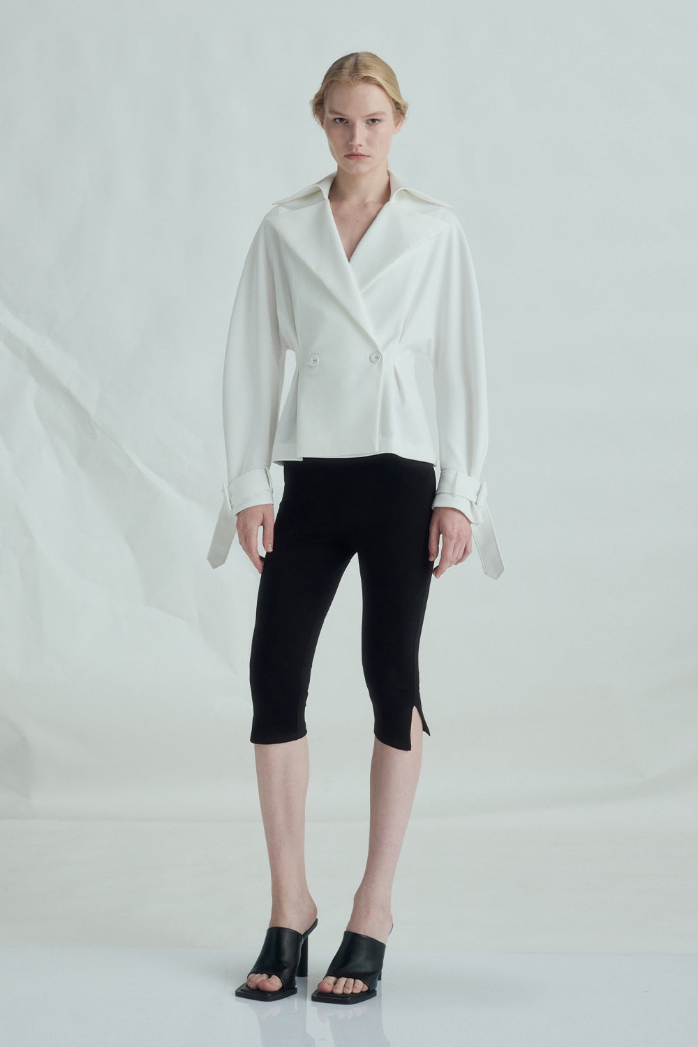 VICKTEERUT Double Breasted Trench Jacket เสื้อแจ๊คเก็ต แขนยาว ปกอย่างเสื้อโค้ท