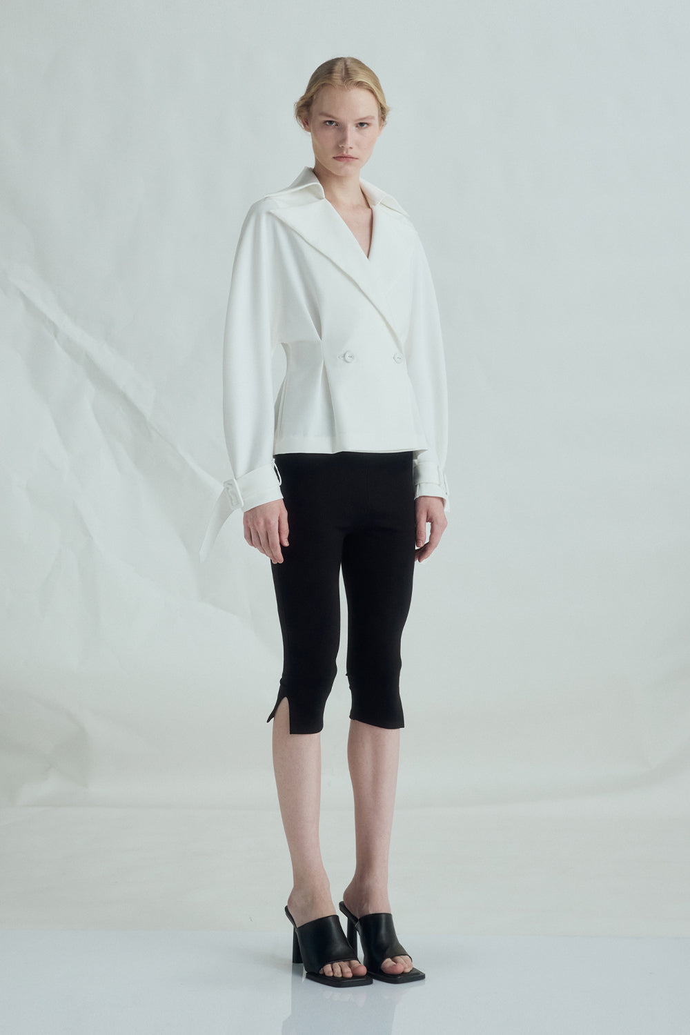 VICKTEERUT Double Breasted Trench Jacket เสื้อแจ๊คเก็ต แขนยาว ปกอย่างเสื้อโค้ท