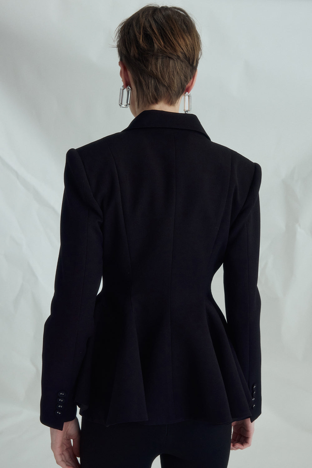 VICKTEERUT 2-Button Peplum Blazer เสื้อเบลเซอร์ สองกระดุม ชายระบาย