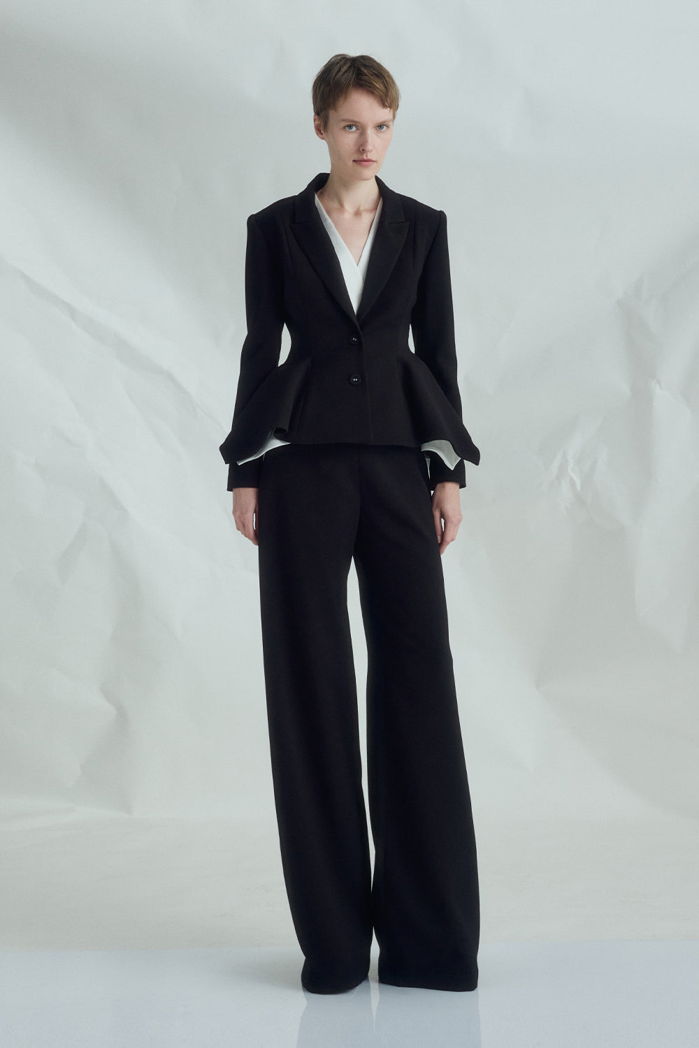 VICKTEERUT 2-Button Peplum Blazer เสื้อเบลเซอร์ สองกระดุม ชายระบาย