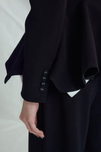 VICKTEERUT 2-Button Peplum Blazer เสื้อเบลเซอร์ สองกระดุม ชายระบาย