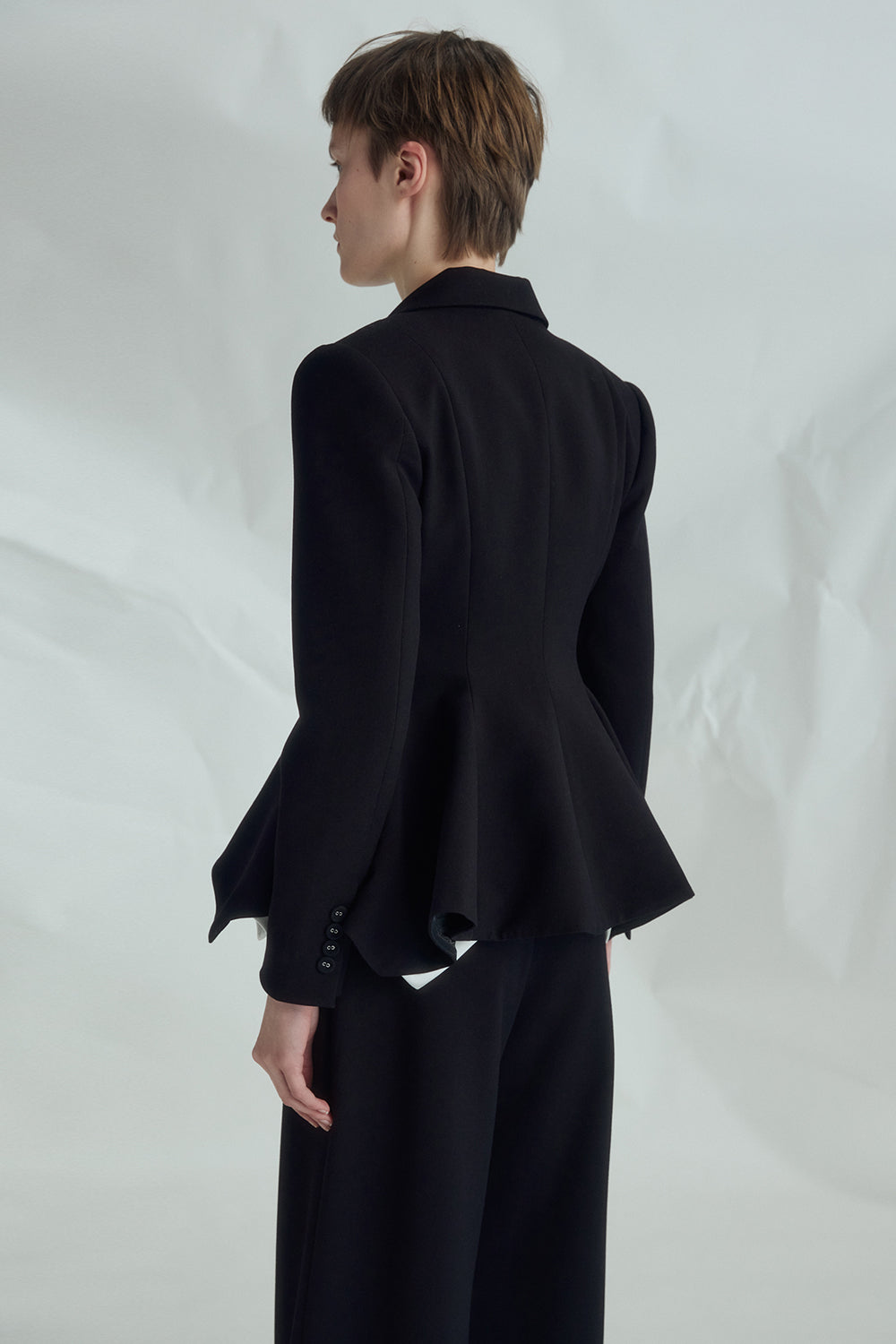 VICKTEERUT 2-Button Peplum Blazer เสื้อเบลเซอร์ สองกระดุม ชายระบาย