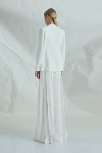 VICKTEERUT  Sculptural Rolled Collar Blazer เบลเซอร์ ตัวหลวม ปกม้วน